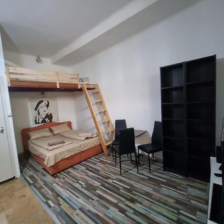 7Dab Apartment Bezeredj Contactless Self -Check-In Budapest Eksteriør bilde