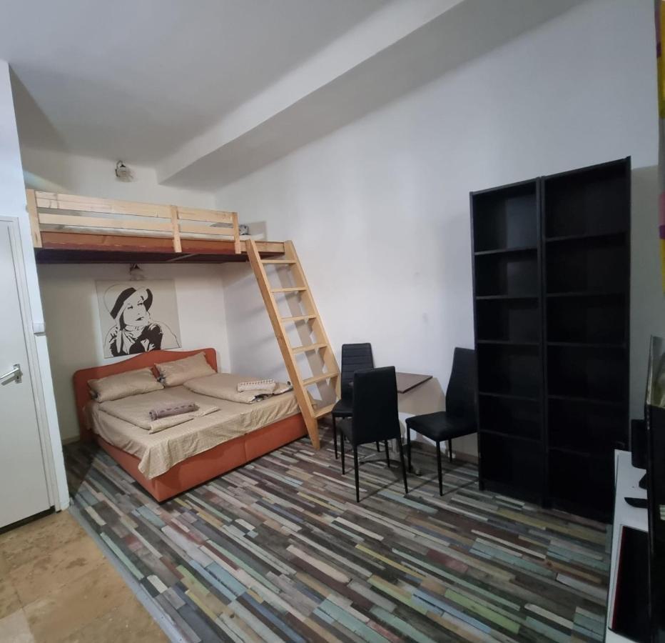 7Dab Apartment Bezeredj Contactless Self -Check-In Budapest Eksteriør bilde